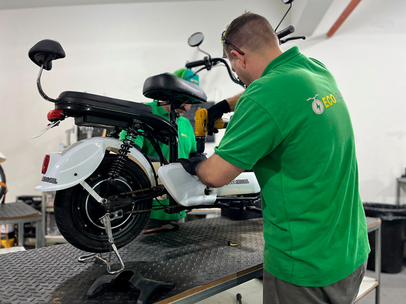 Como funciona a manuteno de uma scooter eltrica?